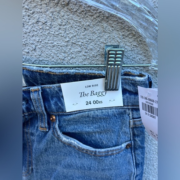 Abercrombie & Fitch Low Rise Baggy Jean in Medium Wash Size 24 Short NWT! - Picture 7 of 10